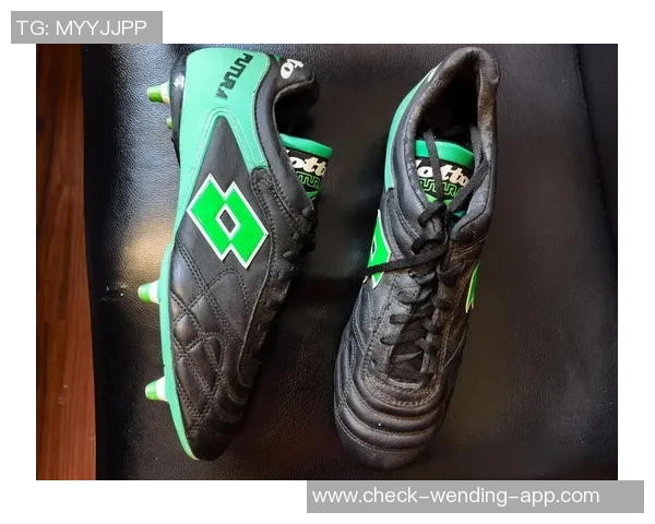 探索Lotto足球鞋的魅力与性能提升你的球场表现与自信