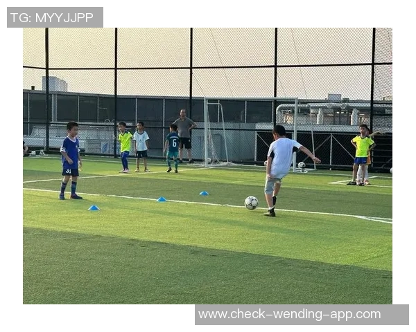 重庆足球培训学校助力青少年成长成才的足球梦想之路